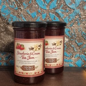 Strawberries & Cream Tea Jam
Strawberry & Vanilla.